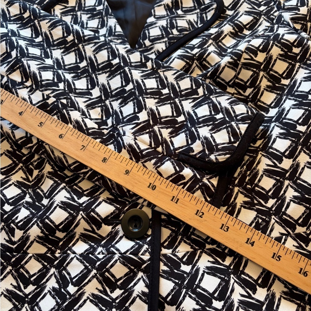 JM Collection Black and White Patterned Jacket Crop Jacket-Size 14P - Picture 4 of 7